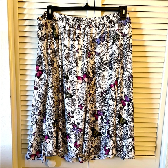 CJ Banks Dresses & Skirts - CJ Banks Flowy Floral Butterfly Print Skirt 2X Lavenders, White Waist 21 1/2”  …